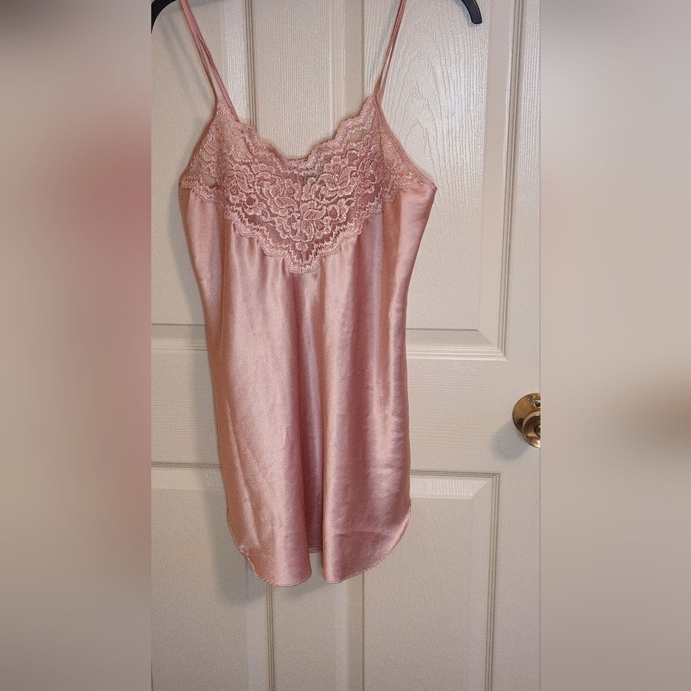 Private Luxuries S Pink Satin Sequin Lace Women's Night Gown